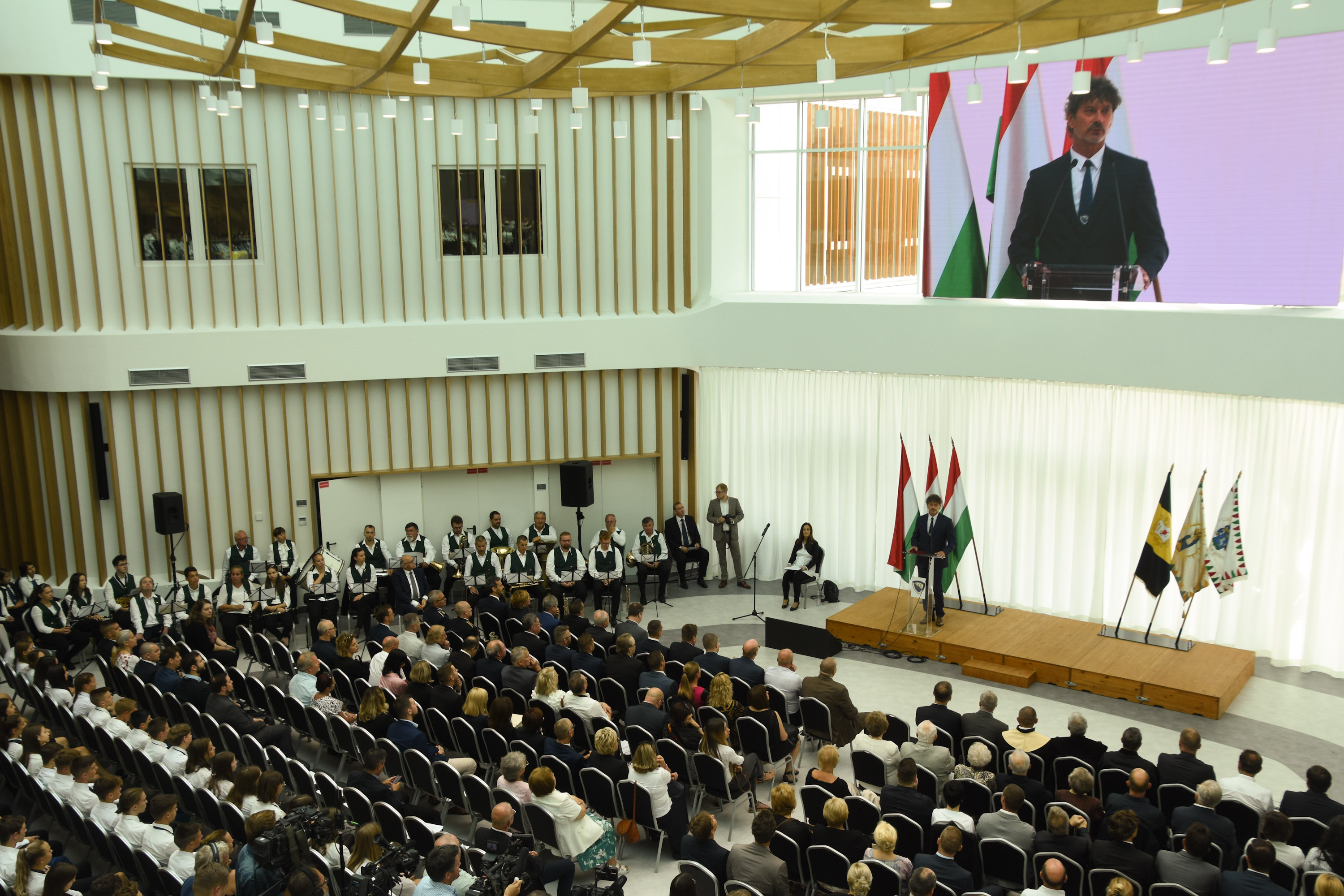 Jedlik Ányos Gimnázium átadása galéria